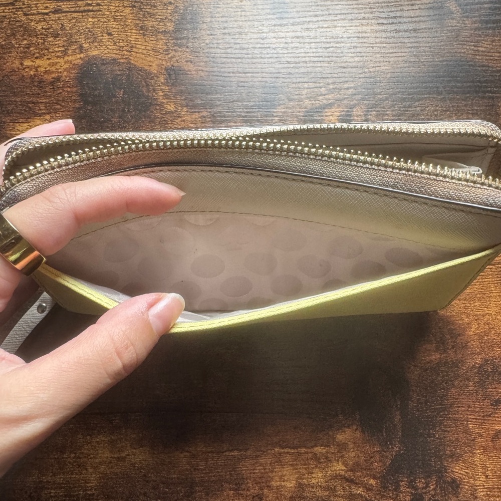 Kate Spade Wallet - Picture 9 of 12